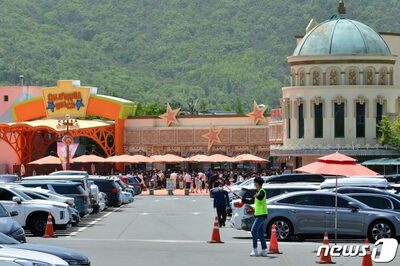 韓国・遊園地で遊具が落下…負傷者なし