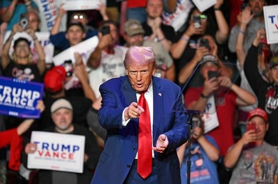 トランプ氏、ゼレンスキー氏を非難「ディールを拒否」