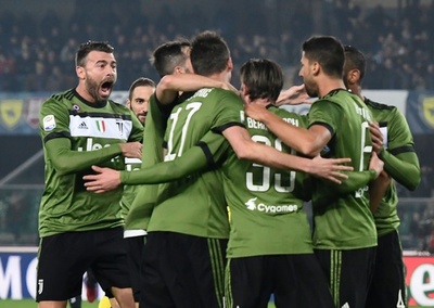 ユベントスが暫定首位に、ケディラとイグアインがゴール