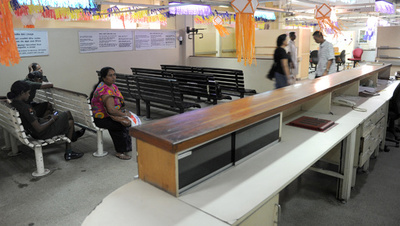 医師ストで多数の患者に影響 緊急治療拒否する病院も スリランカ