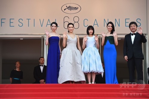 【写真特集】『海街diary』上映、綾瀬さんらレッドカーペットに カンヌ 【写真特集】『海街diary』上映、綾瀬さんらレッドカーペットに カンヌ