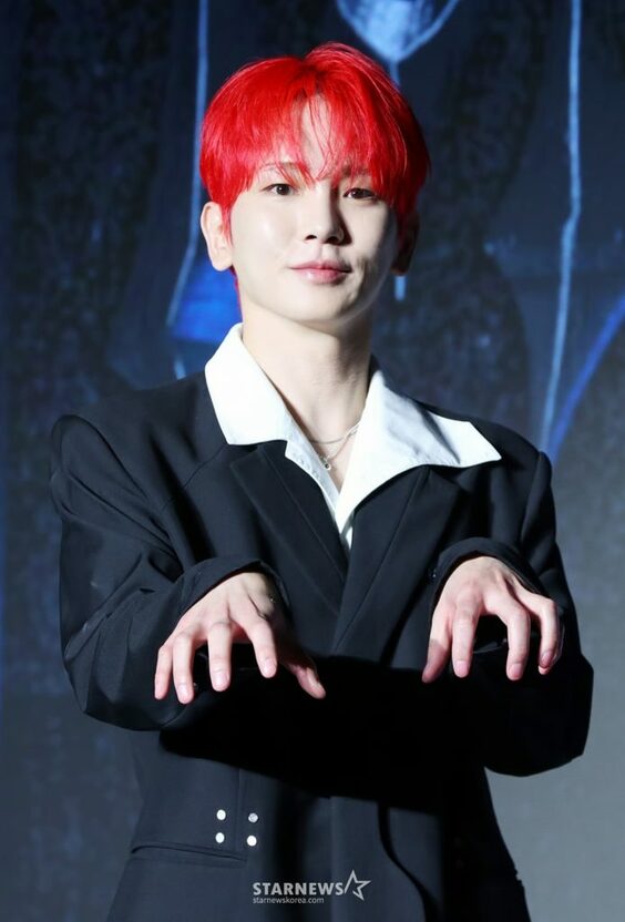 SHINeeのKEY、“親交疑惑”再燃…芸人パク・ナレの知人に高級ネックレス贈る