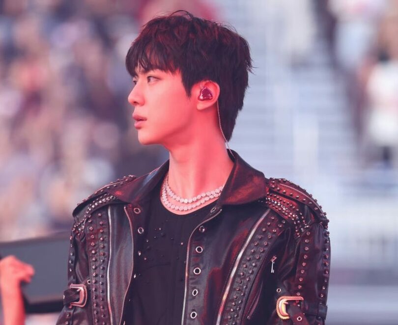 (c)STARNEWS