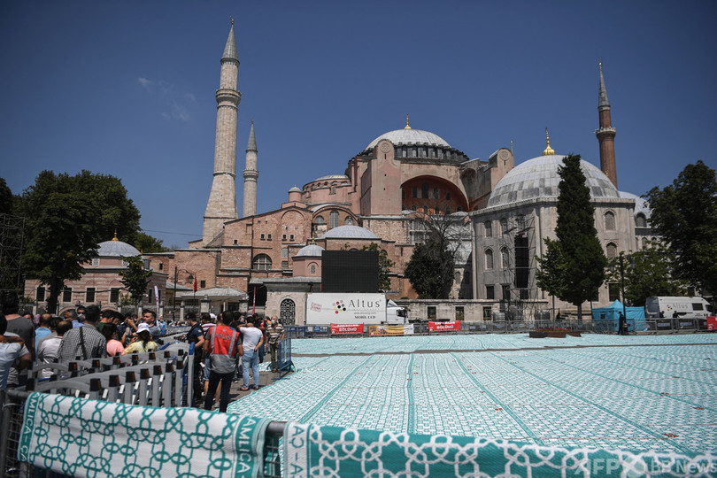 ユネスコ、アヤソフィアのモスク化を非難 トルコは反論