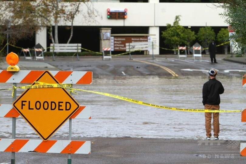 米カリフォルニア州、豪雨で洪水被害
