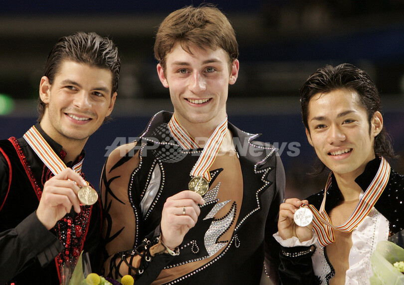 07世界フィギュアスケート選手権 男子シングル ジュベール ランビエールを抑えて優勝を果たす 東京 写真14枚 国際ニュース Afpbb News