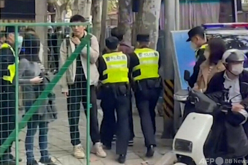 上海デモ現場で2人逮捕