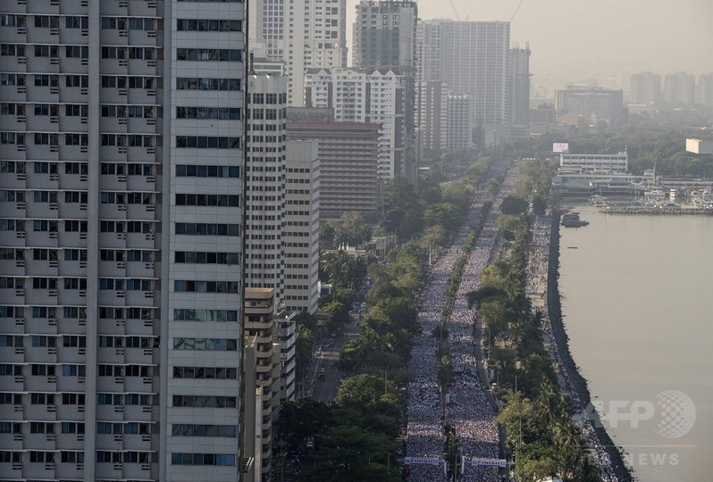 フィリピンで大規模チャリティー ウオーク ギネス記録更新狙う 写真11枚 国際ニュース Afpbb News