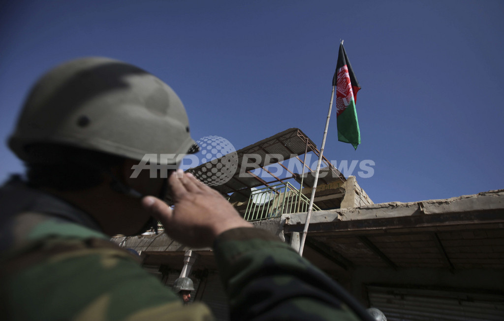 国際ニュース：AFPBB News連合軍がタリバン拠点を制圧、「人間の盾」で民間人死亡 アフガニスタン