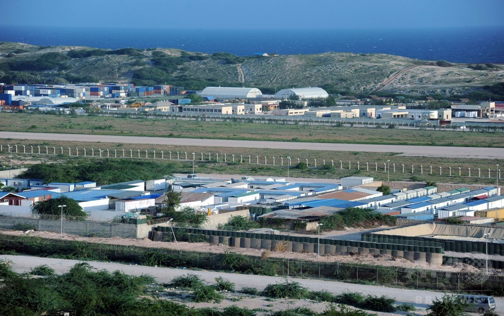 ソマリア過激派がアフリカ連合軍基地襲撃、兵士3人と民間人死亡 ソマリア過激派がアフリカ連合軍基地襲撃、兵士3人と民間人死亡