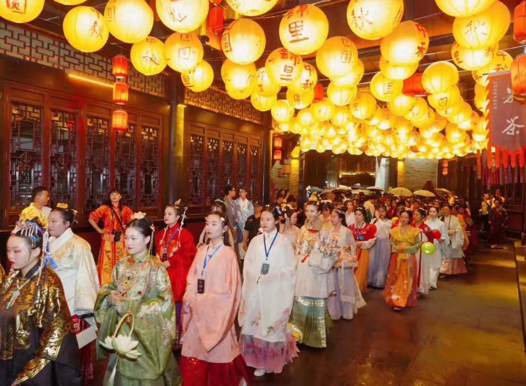 中国で伝統衣装「漢服」がブーム 若者世代に人気 写真8枚 国際 