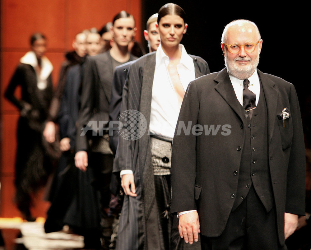 ジャンフランコ・フェレ氏、脳内出血で危篤に 写真3枚 国際ニュース