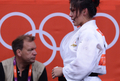 ロンドン五輪、柔道女子70キロ級準々決勝。試合に敗れ、畳を後にする日本の田知本遥（Haruka Tachimoto、2012年8月1日撮影）。(c)AFP/FRANCK FIFE
