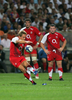 ペナルティゴールを蹴るイングランドのジョニー・ウィルキンソン（%%Jonny Wilkinson%%、左）。(c)AFP/BORIS HORVAT