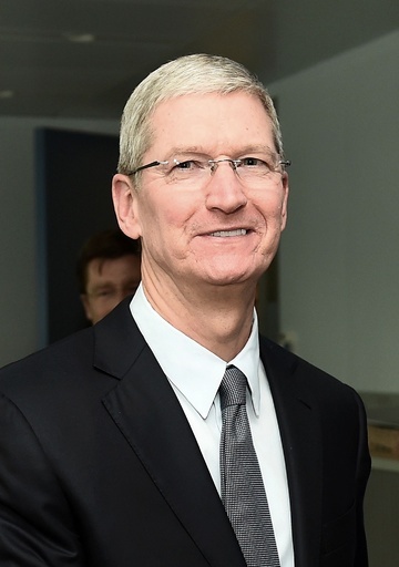 米アップルのクックCEO、ほぼ全ての資産を寄付へ