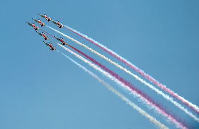 トルコ空軍アクロチーム、ブルガリアの航空ショーに参加