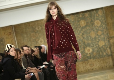 60～70年代のマラケシュとチェルシーから着想、「トリー バーチ」15/16年秋冬