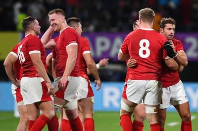 ウェールズがウルグアイに勝利、フランスとの準々決勝へ