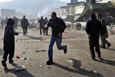 アフガニスタン、シーア派廟2か所で爆発 59人死亡