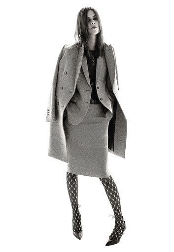 ユニクロ×カリーヌ・ロワトフェルド、新コレクションのムービーが解禁！