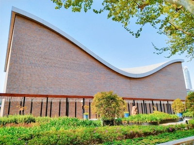 上海交響楽団のコンサートホール、ニックネームは「ワンタンの皮」