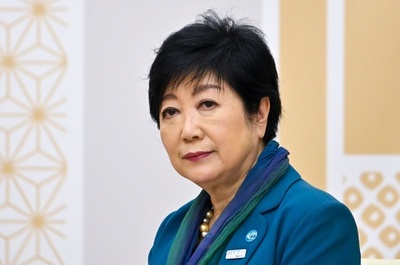小池都知事、節電のため「タートルネック」着用呼び掛け