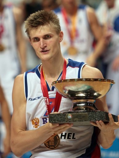 ロシア スペインを降し初の欧州王者に