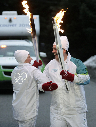 聖火、ウィスラーに到着 バンクーバー冬季五輪