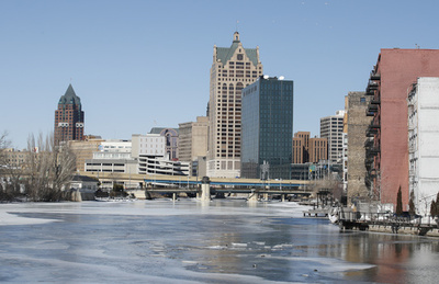 中南米系男性に酸攻撃、ヘイトクライムか 米中西部