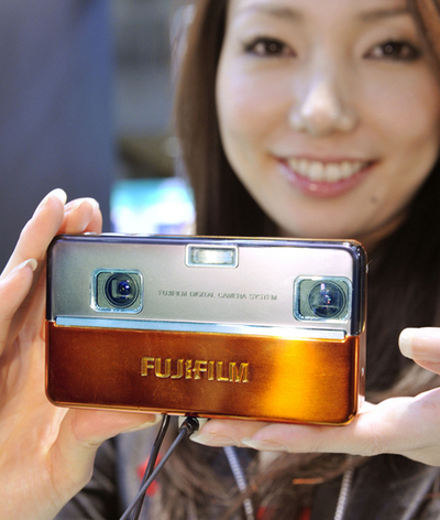富士フイルム、「FinePix」新機種は3Dデジカメ
