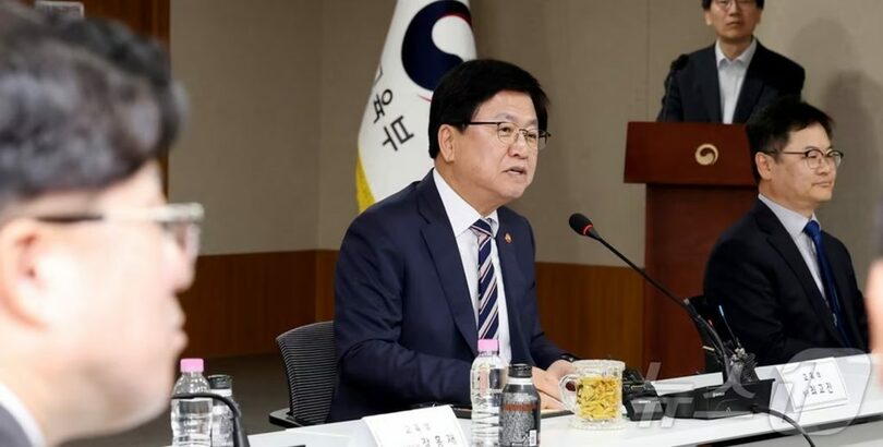 チェ・ギョジン（崔教振）教育相(c)news1