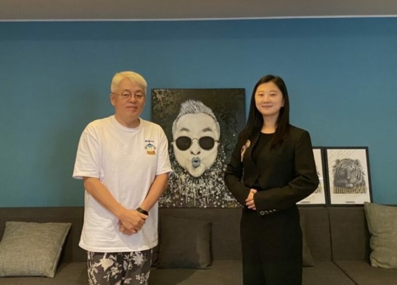 NONUNI RAIDERS ENTERTAINMENTのキム・ヒョンソク代表（左）とPuls Nineのパク・ジウン代表が業務協定を結んだ（写真=Puls Nine提供）(c)MONEYTODAY