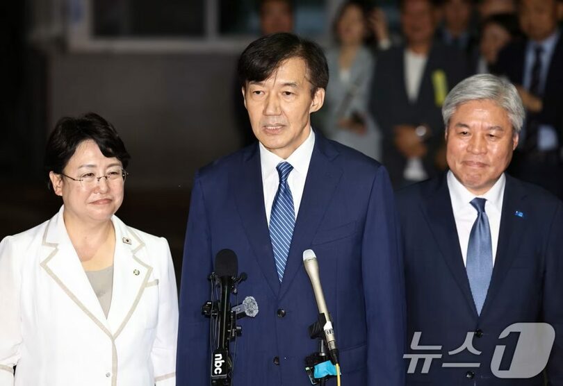 出所し、所感を述べる「祖国革新党」のチョ・グク（曺国）前代表(c)news1