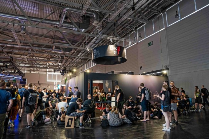 GAMESCOMのネオウィズブースを訪れたグローバルゲーマー（写真=ネオウィズ）(c)MONEYTODAY