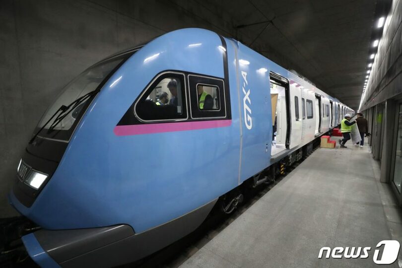 東灘駅で試運転をするGTX-A初度車両(c)news1