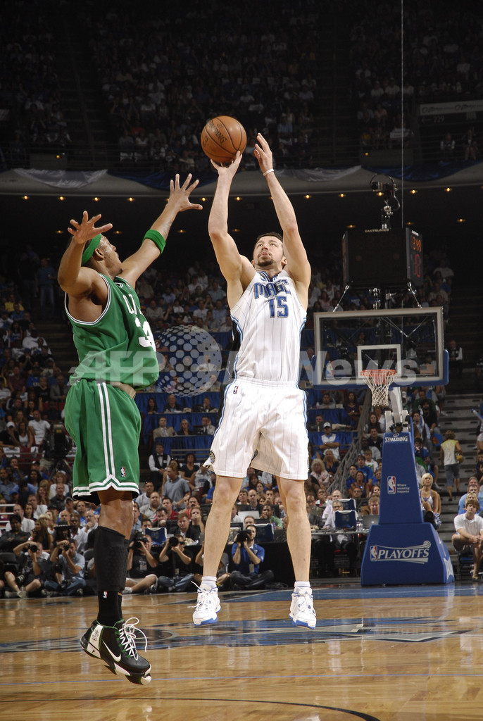 セルティックス デイビスのブザービーターで2勝2敗のタイに、NBAプレーオフ