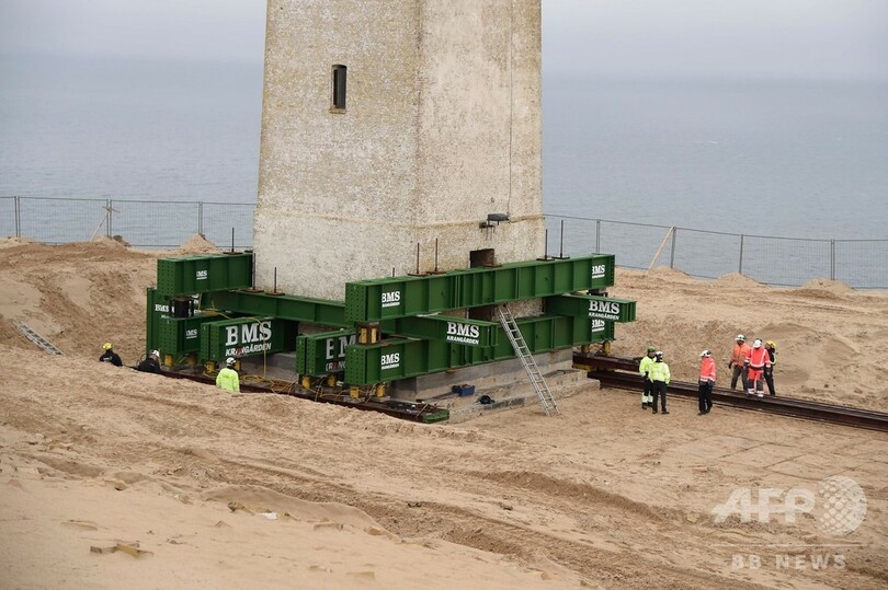海岸の浸食から救え！ 灯台の移動作業実施中 デンマーク