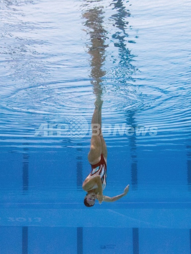 水の中でも美しい・・・水中カメラがとらえた世界水泳シンクロナイズドスイミング
