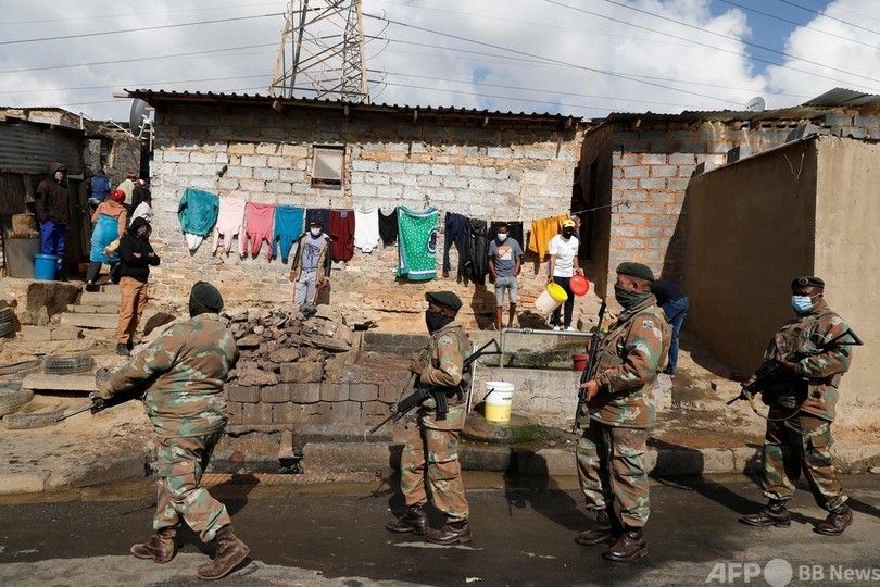 南ア暴動は「反乱」が目的 大統領表明 死者212人に