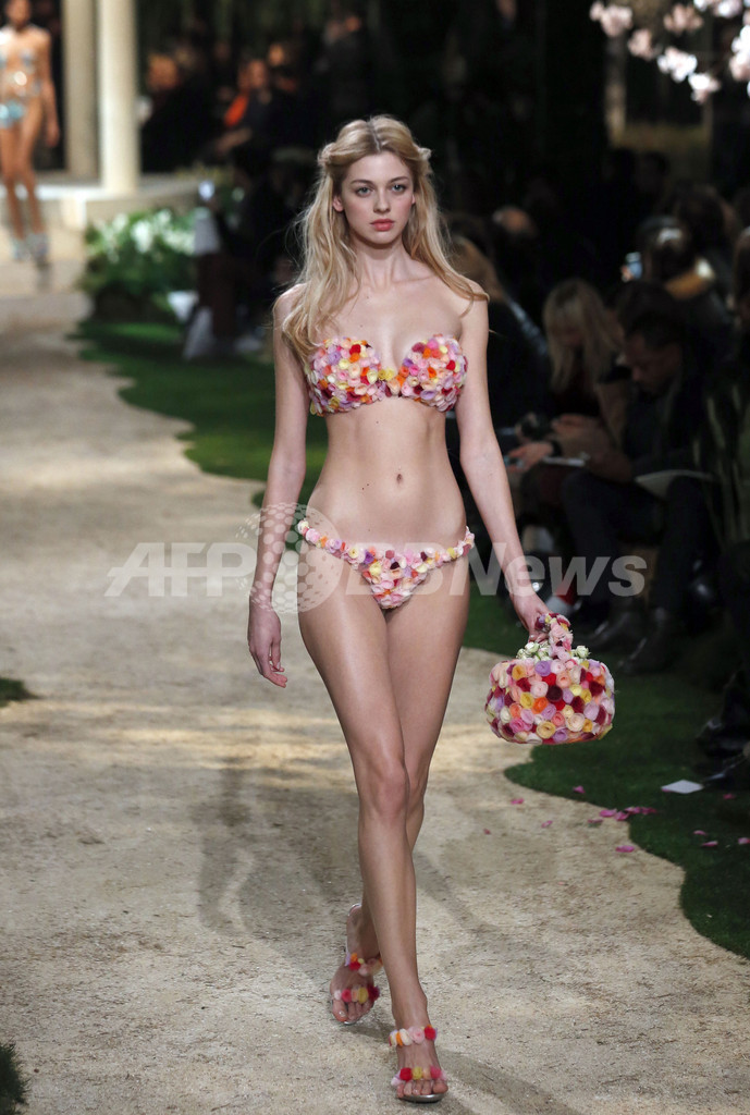 ＜13年春夏パリ・オートクチュール＞ザヒア