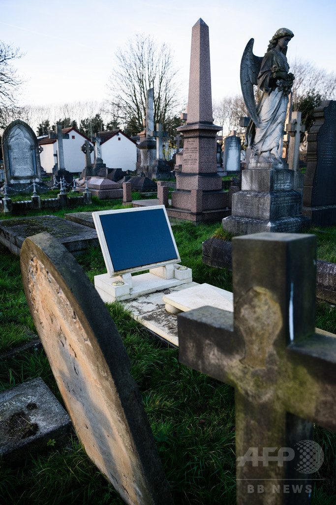英国の墓地愛好家クラブ、ブログに観賞記つづる