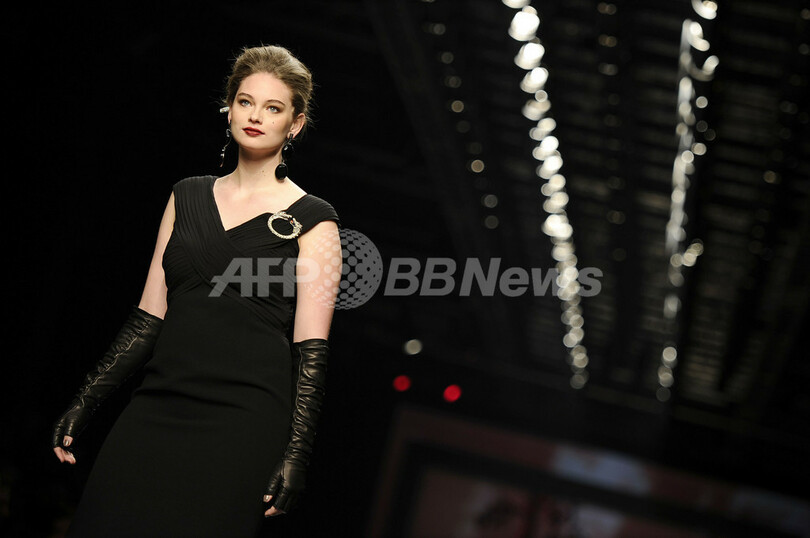 ＜10/11年秋冬ミラノコレクション＞エレナ・ミロ、新作を発表