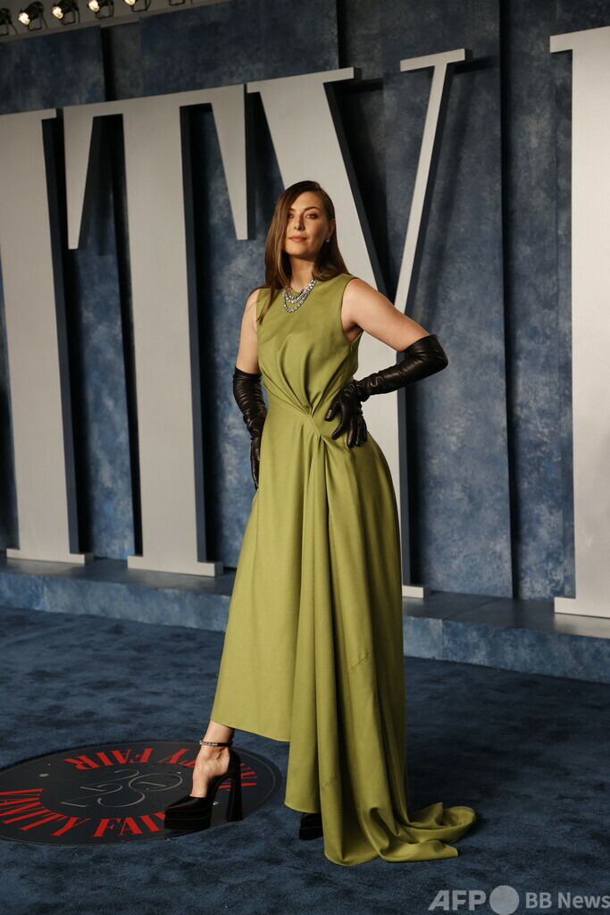 シャラポワさん、アカデミー賞アフターパーティーに出席