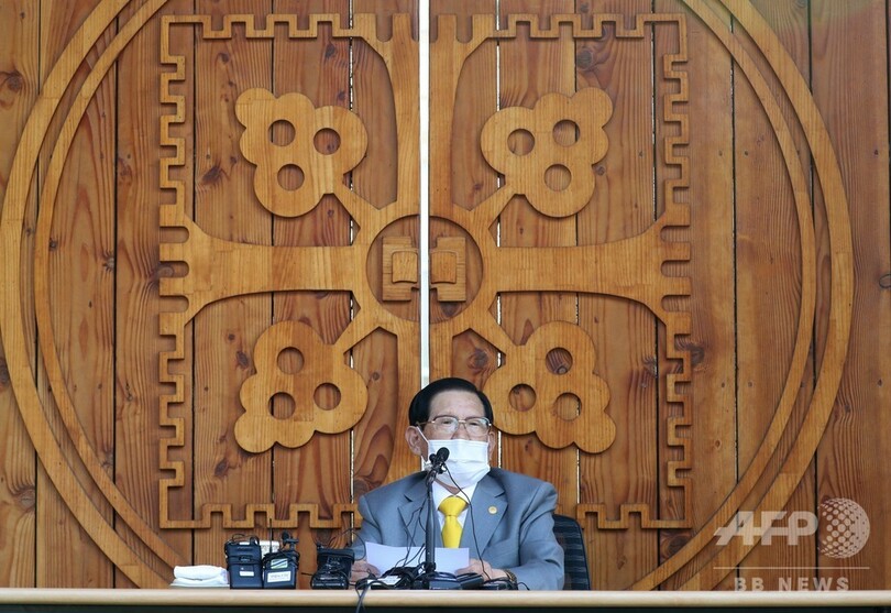 韓国の新興宗教教祖、土下座し謝罪 新型ウイルス感染拡大で