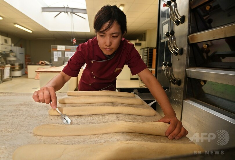 仏バゲットコンクールで日本人女性が優勝