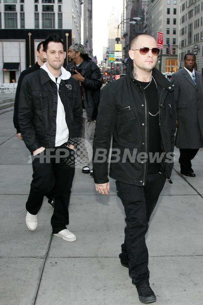 グッド・シャーロットが「The Early Show」に出演 - 米国