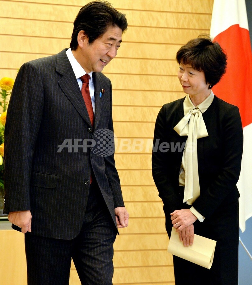 首相秘書官に初の女性起用、経産省の山田真貴子氏