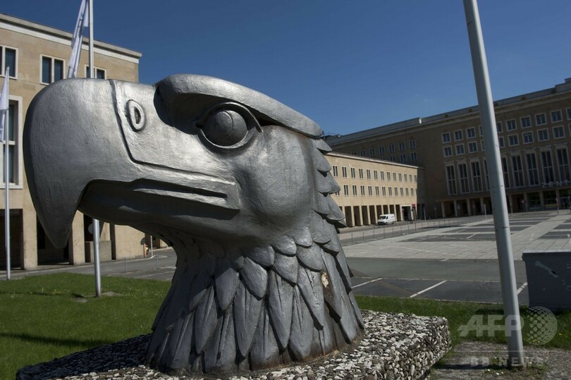 ナチスの空港跡、難民たちの収容施設に 独ベルリン