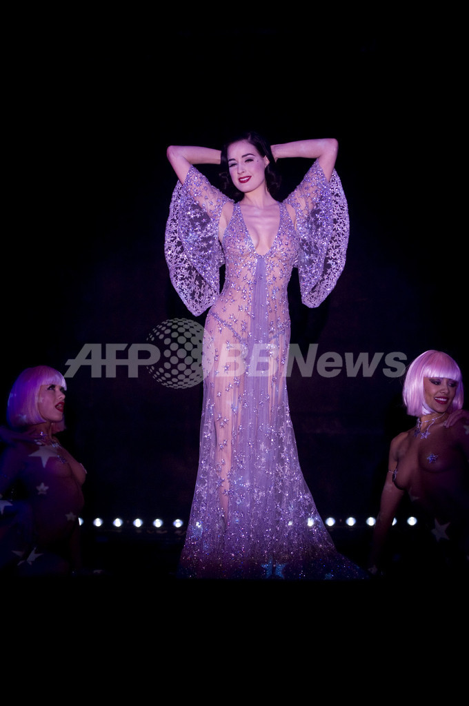 バーレスクの女王ディータ・ヴォン・ティース、ファッションアイコンとしても活躍