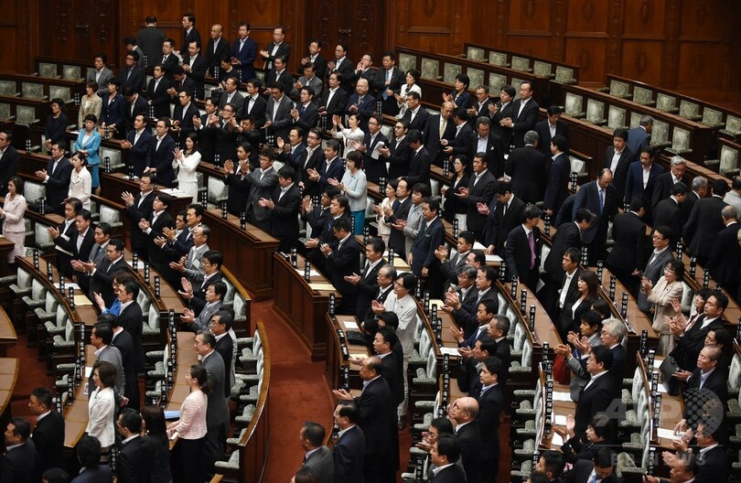 安保法案が参院本会議で可決、成立
